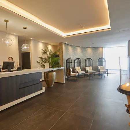 Отель The Healthy Stay-padel, Pool&fitness