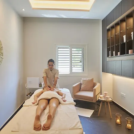 Отель The Healthy Stay-padel, Pool&fitness 5*