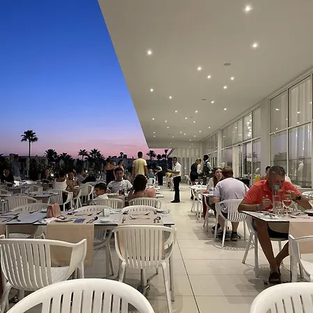 The Healthy Stay-padel, Pool&fitness Отель 5*