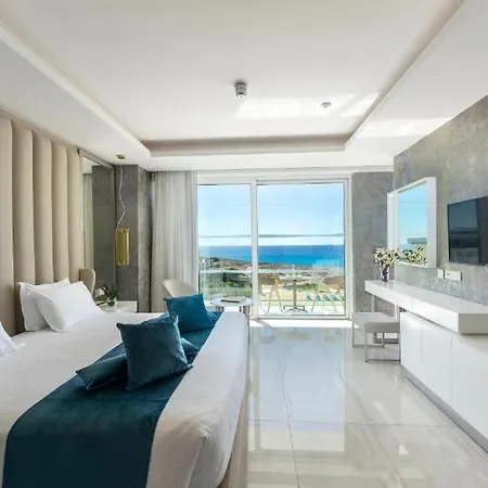 The Healthy Stay-padel, Pool&fitness