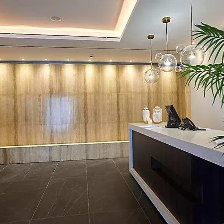 The Healthy Stay-padel, Pool&fitness Hotel